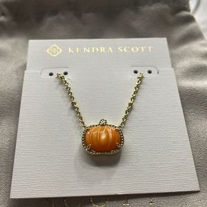 pumpkin kendra scott! limited edition!!🎃🎃 new with tags!!
